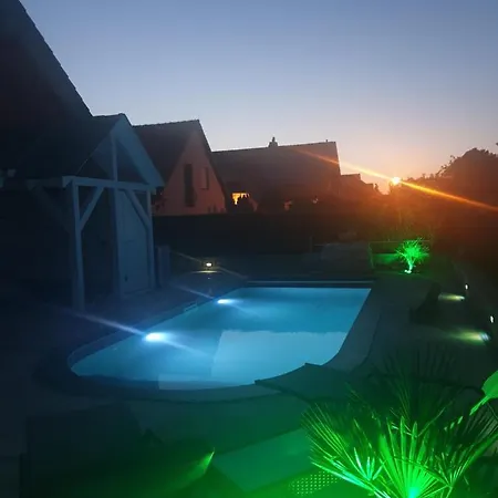 Mit Pool Am Stadtrand Von Dresden Kesselsdorf