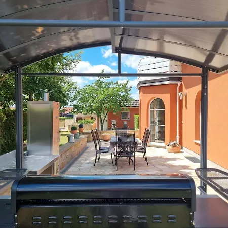 Apartment Mit Pool Am Rande Von Dresden *